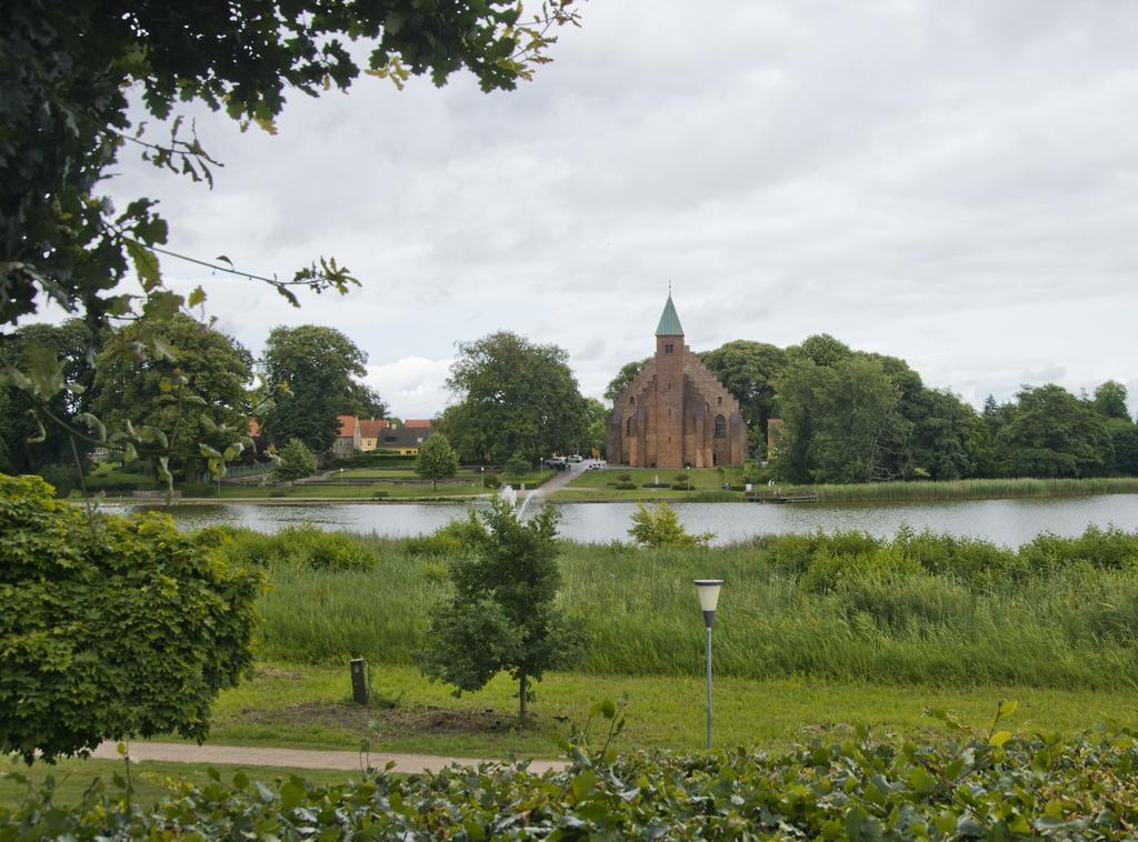 Pilgrimshuset Maribo Hotel Exterior foto